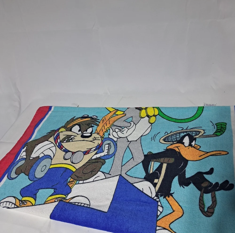 Vintage 1995‎ Looney Tunes USA Olympics Towel Bugs Bunny Taz Daffy Duck